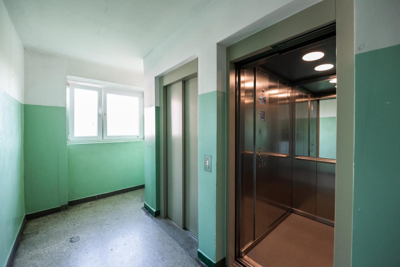 Ferienwohnung Metro Dworzec Gdanski Elegant Studio Warschau Exterior foto
