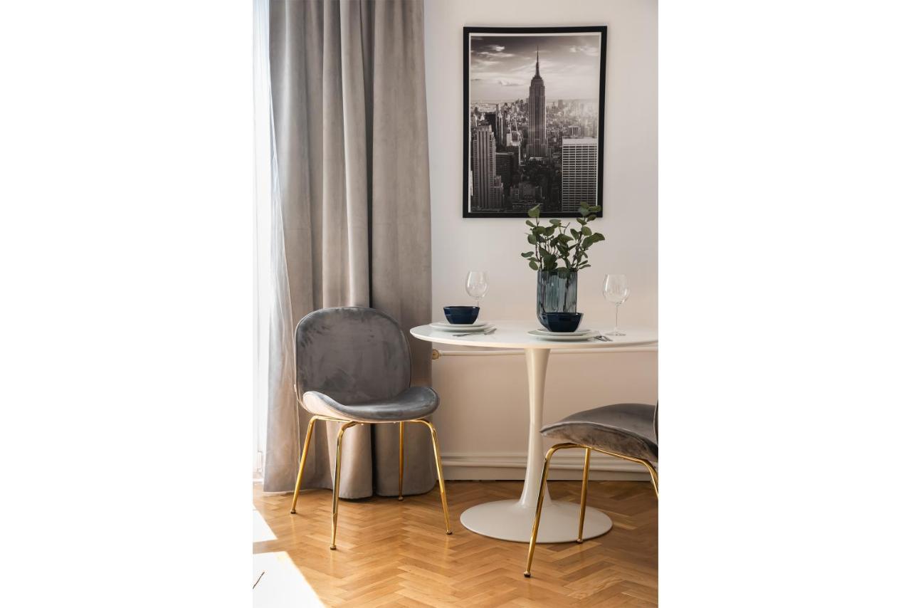 Ferienwohnung Metro Dworzec Gdanski Elegant Studio Warschau Exterior foto