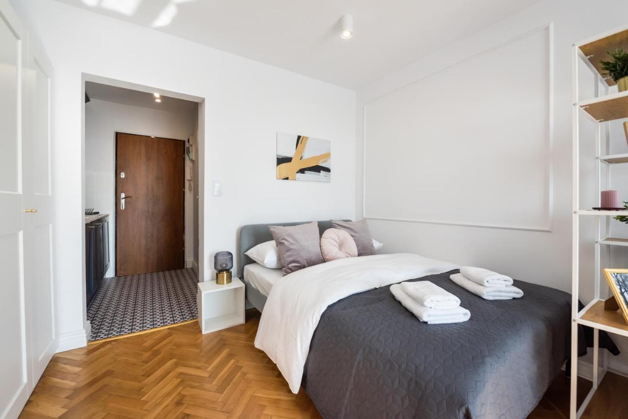 Ferienwohnung Metro Dworzec Gdanski Elegant Studio Warschau Exterior foto